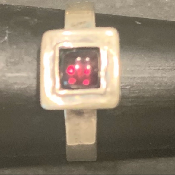 Silpada Sterling Silver Garnet Hammered Square Ring - Picture 4 of 4